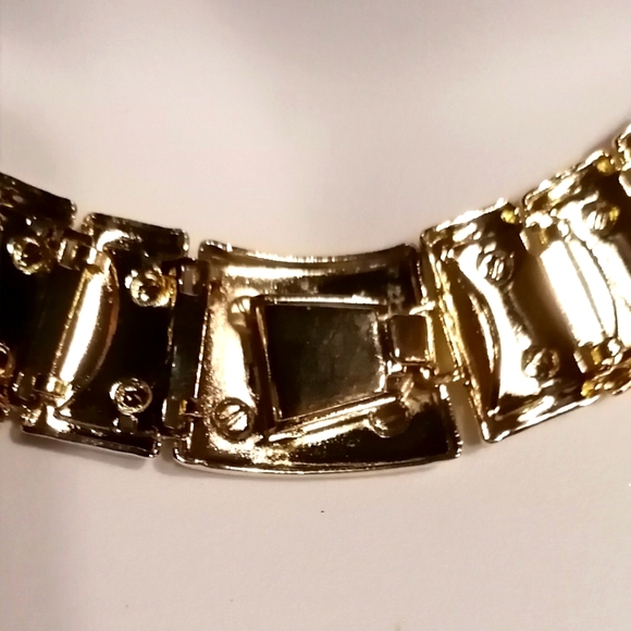 EUC,FLAT CLEOPATRA STYLE GOLD CHOKER NECKLACE. (Cartier Like) - Picture 3 of 6